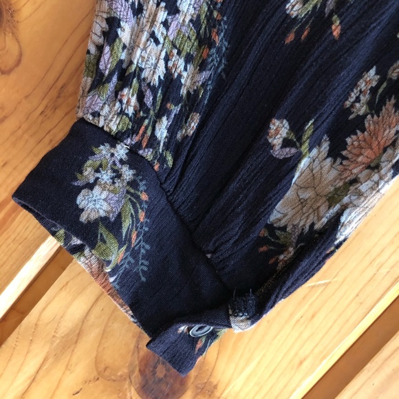 ASTR Black & Floral Romper - Picture 3 of 4